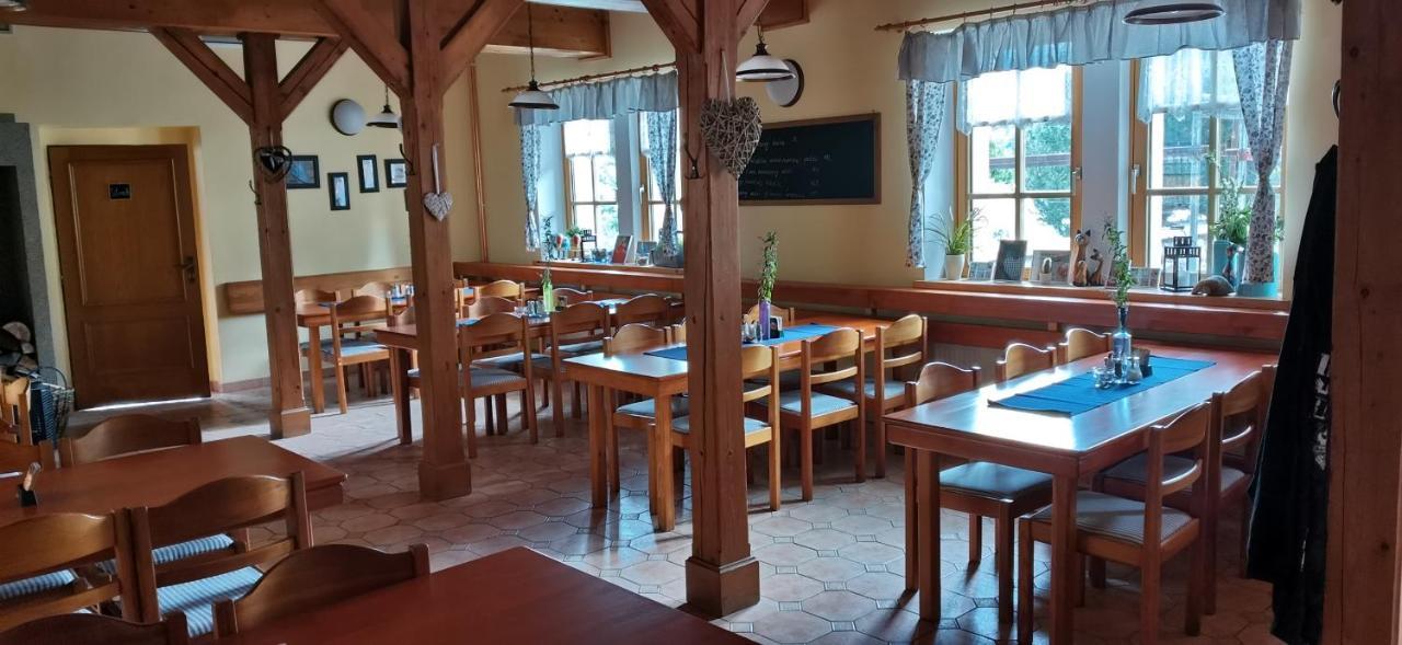 Hotel Zlaty Potok Nicov  Екстер'єр фото