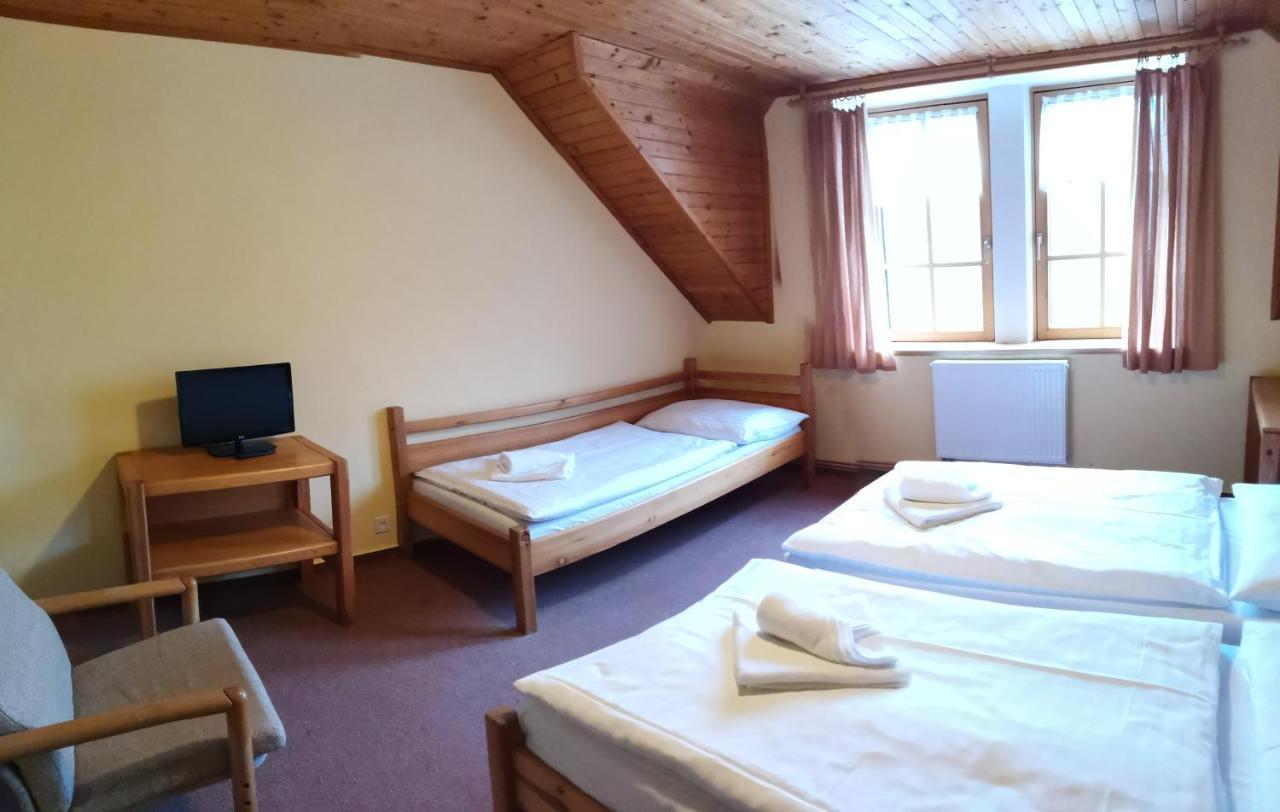 Hotel Zlaty Potok Nicov  Екстер'єр фото