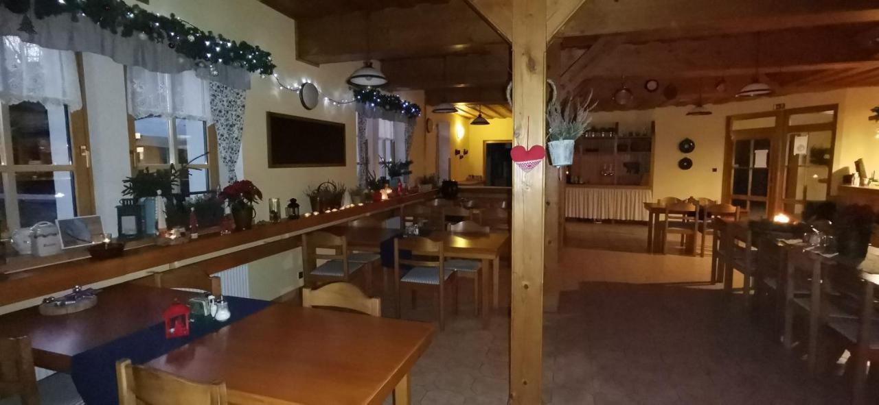 Hotel Zlaty Potok Nicov  Екстер'єр фото