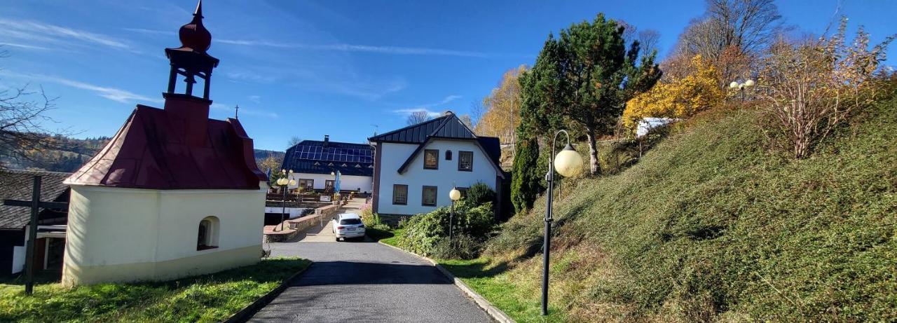 Hotel Zlaty Potok Nicov  Екстер'єр фото