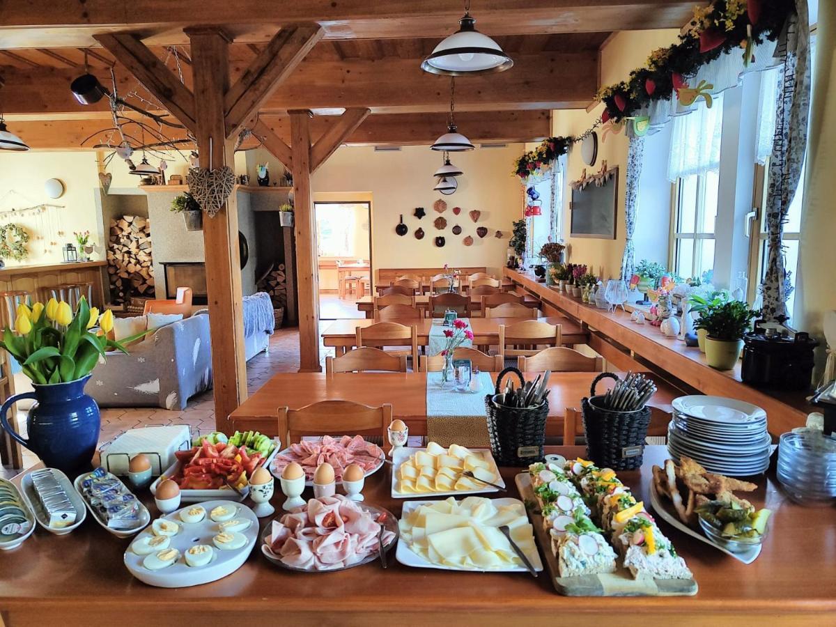 Hotel Zlaty Potok Nicov  Екстер'єр фото